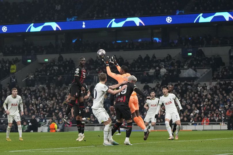 Rapor Pemain AC Milan Saat Singkirkan Tottenham dari 16 Besar Liga Champions: Maignan Bikin Tenang!