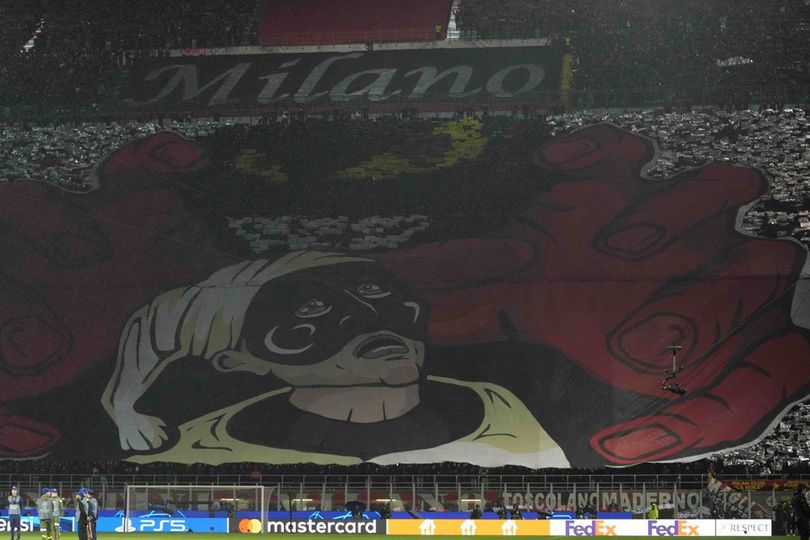 Setan Menerkam Pulcinella! Koreo Istimewa Fans AC Milan pada Duel Lawan Napoli