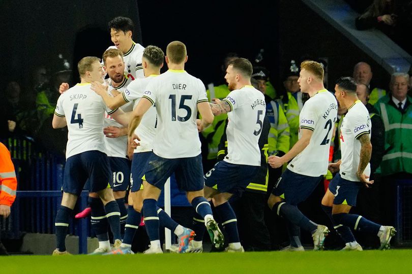 Hasil Liga Inggris: Tottenham Tendang MU dari 4 Besar