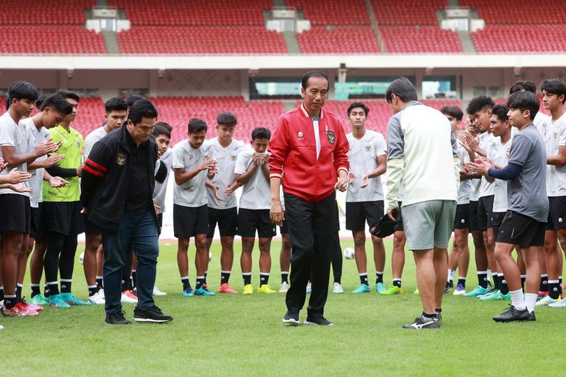 Timnas Indonesia U-17 Gelar Seleksi di 10 Daerah untuk Piala Dunia U-17 2023, Jokowi Sanjung Erick Thohir Setinggi Langit