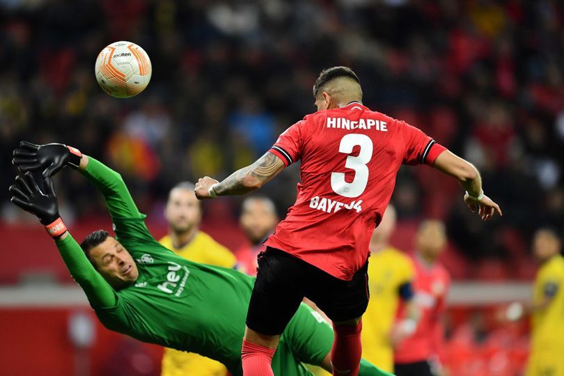 Alonso Blokir Transfer Hincapie dari Leverkusen ke Liverpool Alonso Blokir Transfer Hincapie dari Leverkusen ke Liverpool