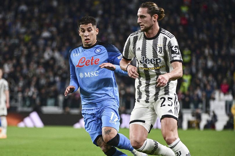 Login! Newcastle Siap Gagalkan Rencana Manchester United untuk Rekrut Adrien Rabiot