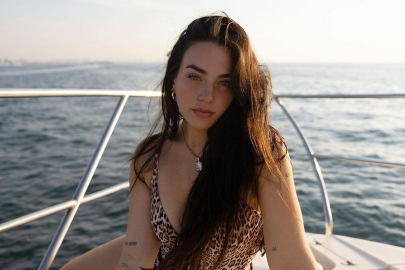 Potret Cartia Mallan: Pacar Seksi Ben Chilwell yang Berikan Donasi untuk Panti Asuhan di Bali