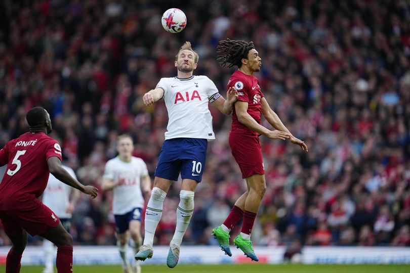 Dilema Menyerang Harry Kane, Pilih Bertahan Atau Pergi?