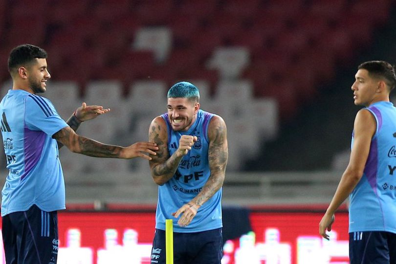 Melihat dari Dekat Pemain Timnas Argentina saat Melakukan Sesi Latihan di SUGBK Melihat dari Dekat Pemain Timnas Argentina saat Melakukan Sesi Latihan di SUGBK
