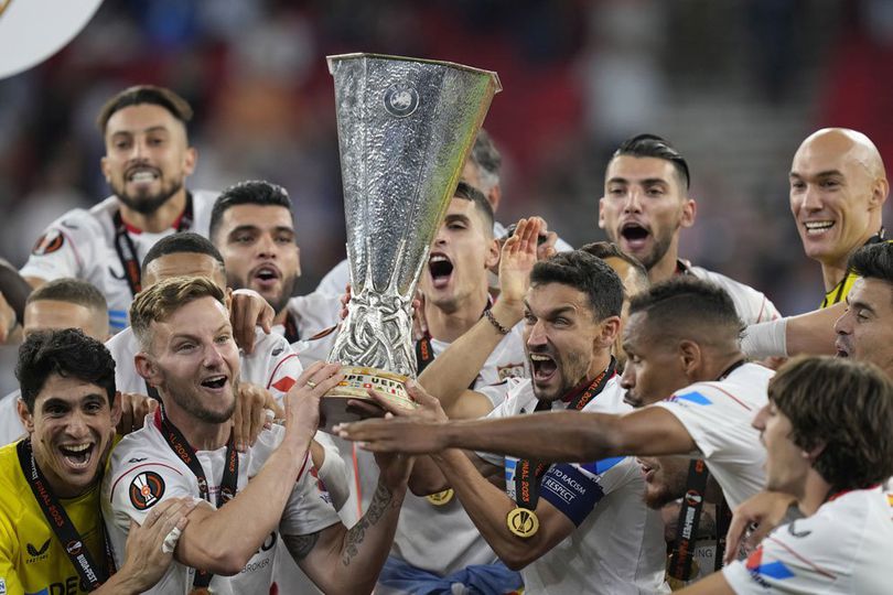 Terlilit Utang, Sevilla Mau Jual Seluruh Pemainnya