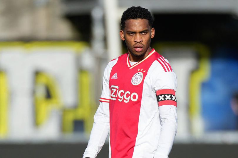 Arsenal se aproxima da contratação de Jurrien Timber, promessa do Ajax