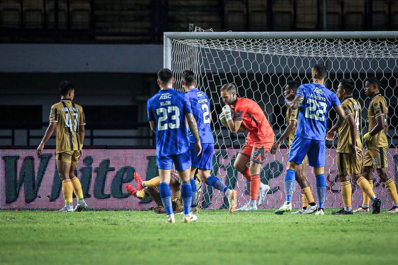 Hasil BRI Liga 1 2023/2024 Persib Bandung vs Dewa United: Skor 2-2