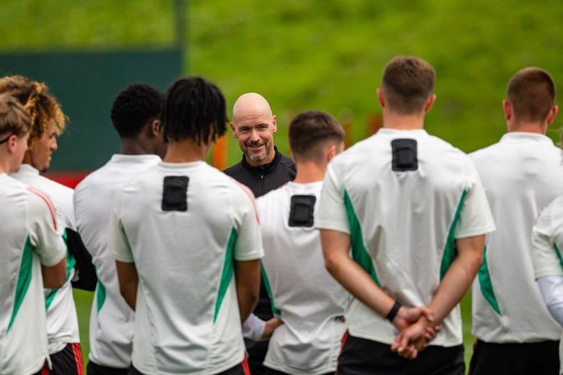 Erik Ten Hag Kumpulkan Pemain MU di Carrington, Ada Siapa Saja Yah Erik Ten Hag Kumpulkan Pemain MU di Carrington, Ada Siapa Saja Yah
