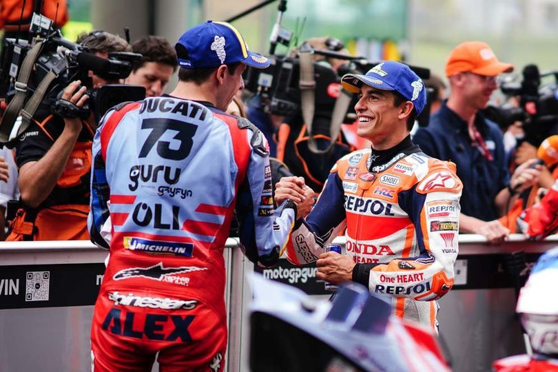 Kode Alex Marquez untuk Sang Kakak: Bela Tim Italia Rasanya Seperti di Rumah Sendiri Lho! Kode Alex Marquez untuk Sang Kakak: Bela Tim Italia Rasanya Seperti di Rumah Sendiri Lho!