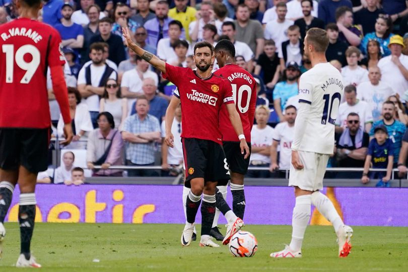 Rapor Pemain MU Saat Kalah dari Tottenham: Martinez Nendang Angin, Fernandes Gitu Kok Jadi Kapten, Rashford Ngilang!