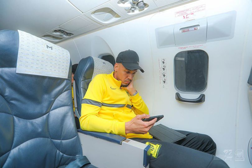 Wow! Baru di Laga Pertama, Fabinho Dapat Hadiah Jam Tangan Mewah dari Suporter Al Ittihad
