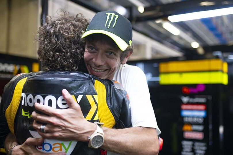 Valentino Rossi Ngotot Marco Bezzecchi Bertahan di VR46: Tim Ini Tercipta Untuknya