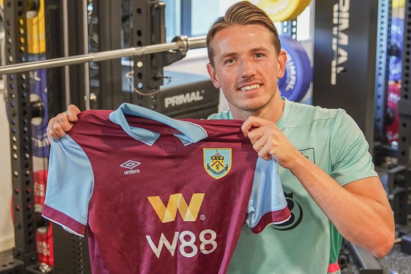 Ugarte Sulit, MU Beralih ke Pemain Burnley Ini?