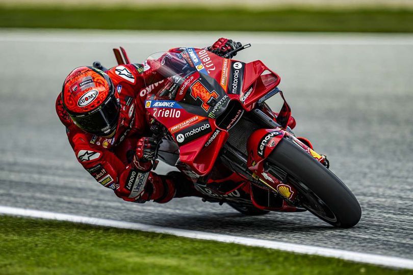 Drama Start MotoGP Catalunya: Nestapa Pecco Bagnaia dan 5 Rider Ducati, Aprilia Pesta Pora