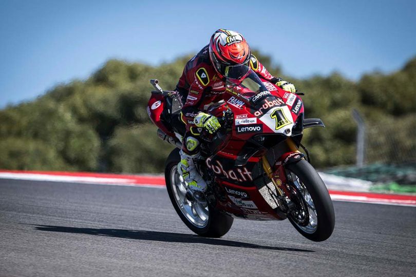 Hasil Race 1 WorldSBK Portugal: Alvaro Bautista Menang, Ducati Kunci Gelar Dunia Konstruktor