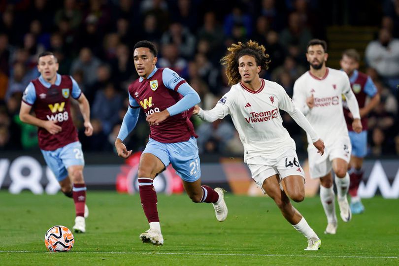 Lawan Burnley di Zona Degradasi, Manchester United Cuma Menang Tipis: Lini Tengah Gak Jelas, Pertahanan Mudah Ditembus