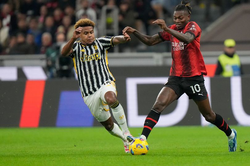 Cocok! Ronaldinho Akui Rafael Leao Pantas Kenakan Jersey Nomor 10 AC Milan Cocok! Ronaldinho Akui Rafael Leao Pantas Kenakan Jersey Nomor 10 AC Milan