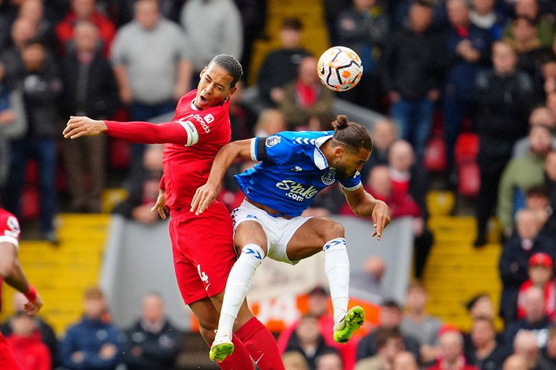 5 Hal Menarik dari Kemenangan Liverpool atas Everton: Derby Paling Panas, Rekor 23 Kartu Merah!