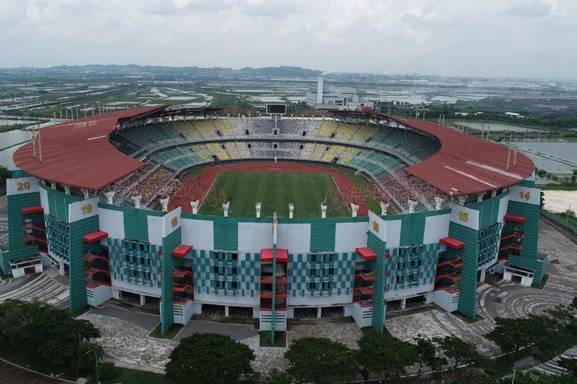 Tinjau GBT Bareng Menpora dan Walkot Surabaya, Ketua PSSI: 2 Jempol FIFA buat Kesiapan Surabaya