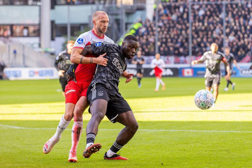 Diincar MU, Ajax Ogah Lepas Brian Brobbey