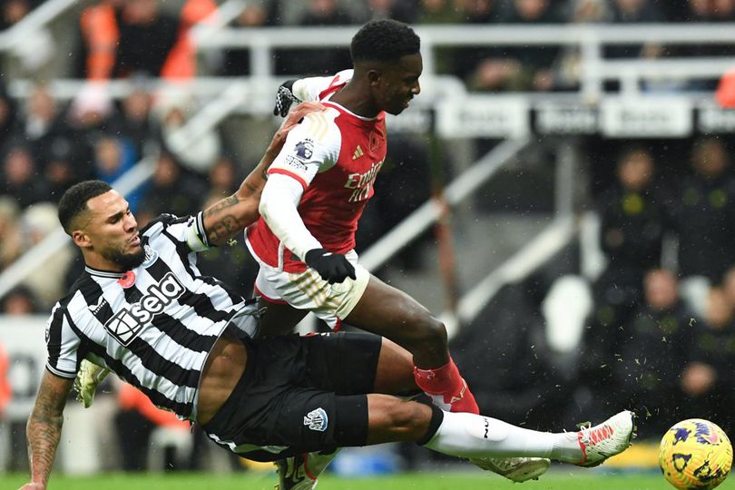 Arsenal Keok di Kandang Newcastle, Baru Kalah Setelah Wasit Ikut Main, tapi Mainnya Emang Jelek Sih