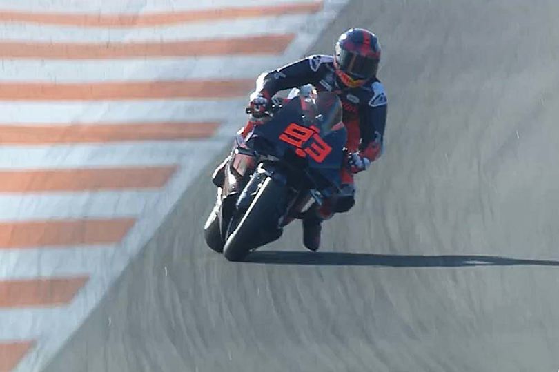 Video: Nyengir Lebar! Momen Perdana Marc Marquez Kendarai Ducati, Langsung Tebar Ancaman Video: Nyengir Lebar! Momen Perdana Marc Marquez Kendarai Ducati, Langsung Tebar Ancaman