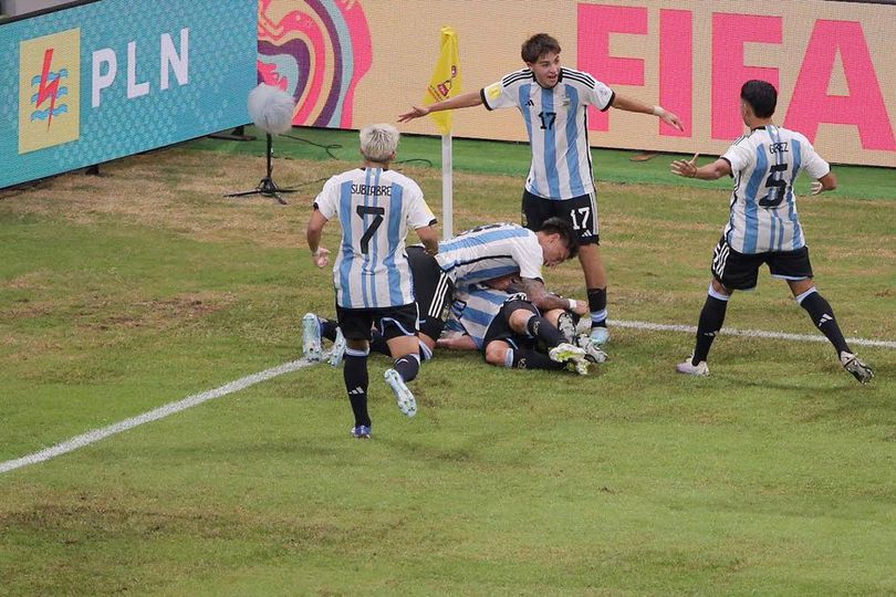 Piala Dunia U-17 2023: Pelatih Argentina Sebut JIS Indah meski Tergenang, tapi Stadion SJH Lebih Tahan Air