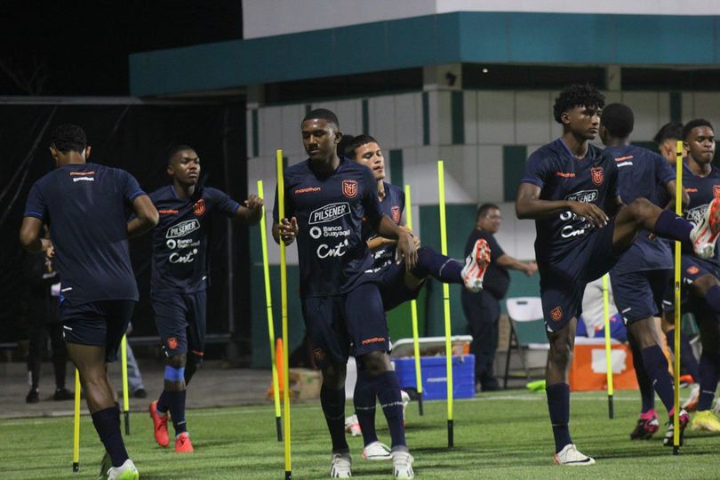 Terbiasa dengan Ketinggian, Gelandang Timnas Ekuador U-17 Rasakan Perbedaan Cuaca dan Budaya di Surabaya Terbiasa dengan Ketinggian, Gelandang Timnas Ekuador U-17 Rasakan Perbedaan Cuaca dan Budaya di Surabaya