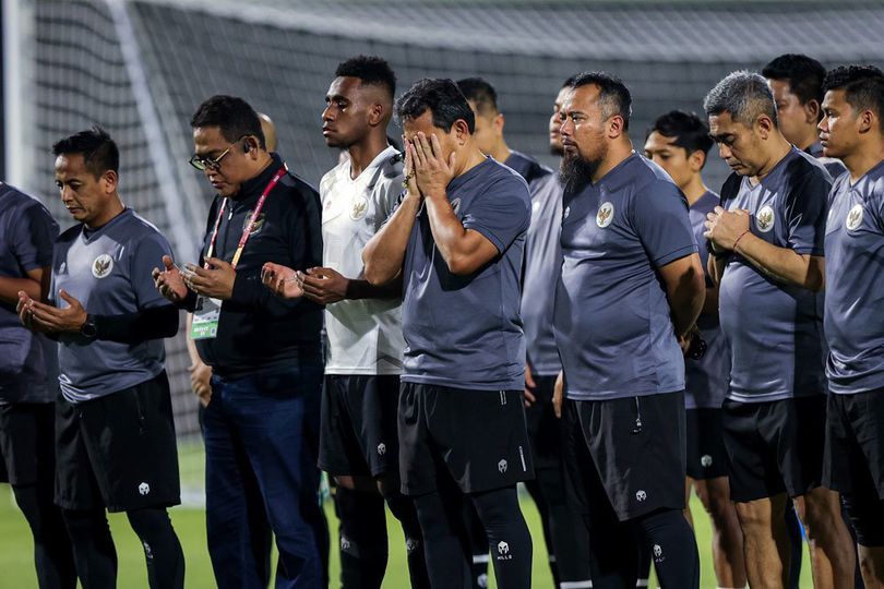 Sisi Religius Timnas Indonesia U-17: Sebelum Latihan, Sholat Maghrib Dulu