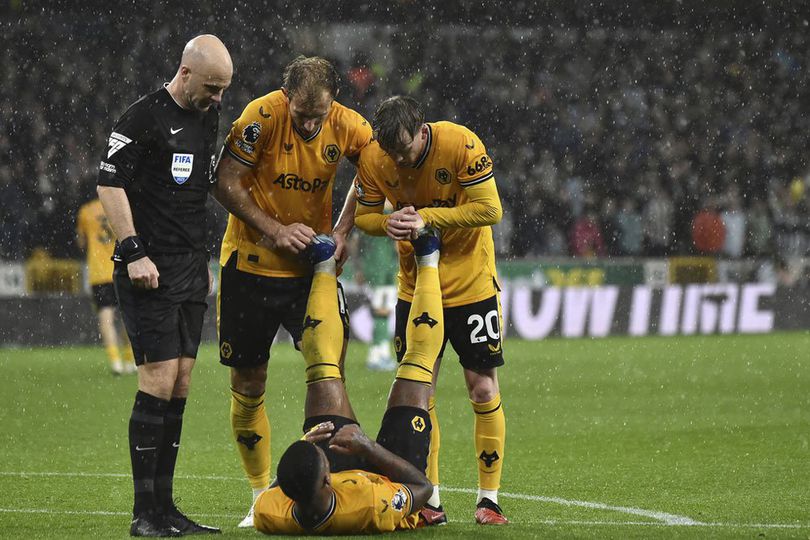 Turun Kasta! Wasit Anthony Taylor 'Dibuang' dari Premier League ke Championship Turun Kasta! Wasit Anthony Taylor 'Dibuang' dari Premier League ke Championship
