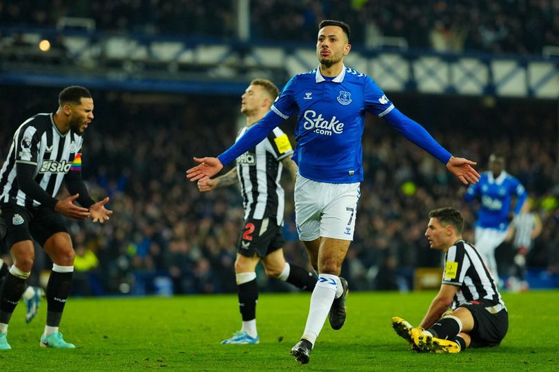 Hasil Liga Inggris: Kieran Trippier Double Blunder, Newcastle Luluh Lantak di Markas Everton