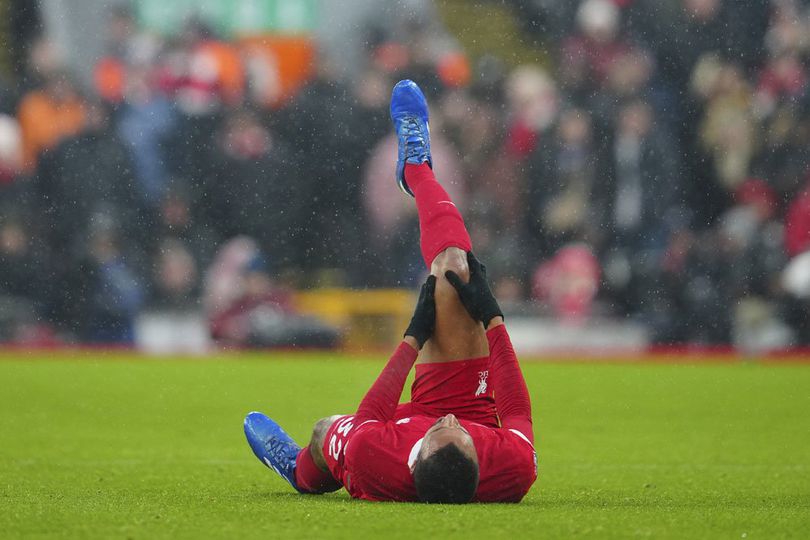 GWS! Liverpool Umumkan Operasi Joel Matip Berjalan Sukses