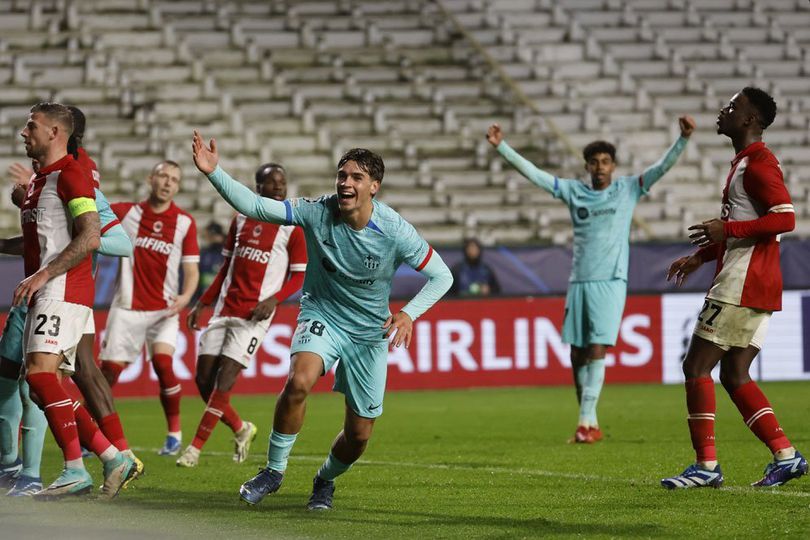 Sensasi Marc Guiu: Kemarin Cetak Gol di Stadion Manahan Solo, Kini Bikin Gol di Liga Champions!
