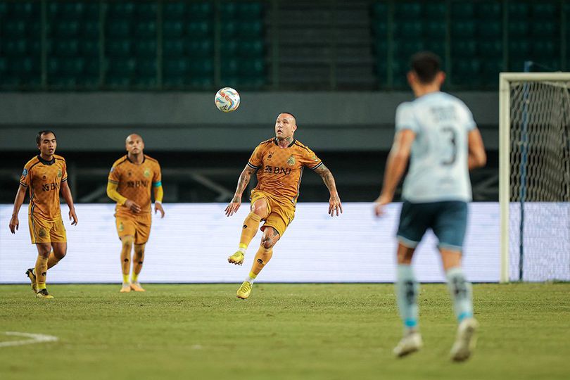 Bagaimana Debut Radja Nainggolan di Bhayangkara FC? Bagaimana Debut Radja Nainggolan di Bhayangkara FC?