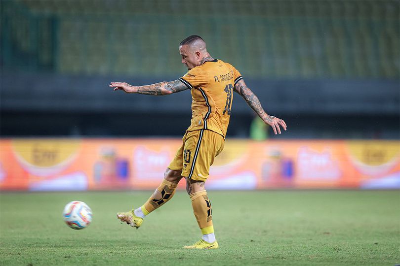 Radja Nainggolan Debut, BRI Liga 1 Naik Kelas