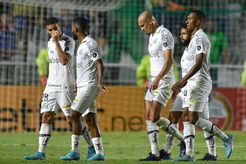 Video: Setelah 111 Tahun, Santos Akhirnya Terdegradasi Video: Setelah 111 Tahun, Santos Akhirnya Terdegradasi