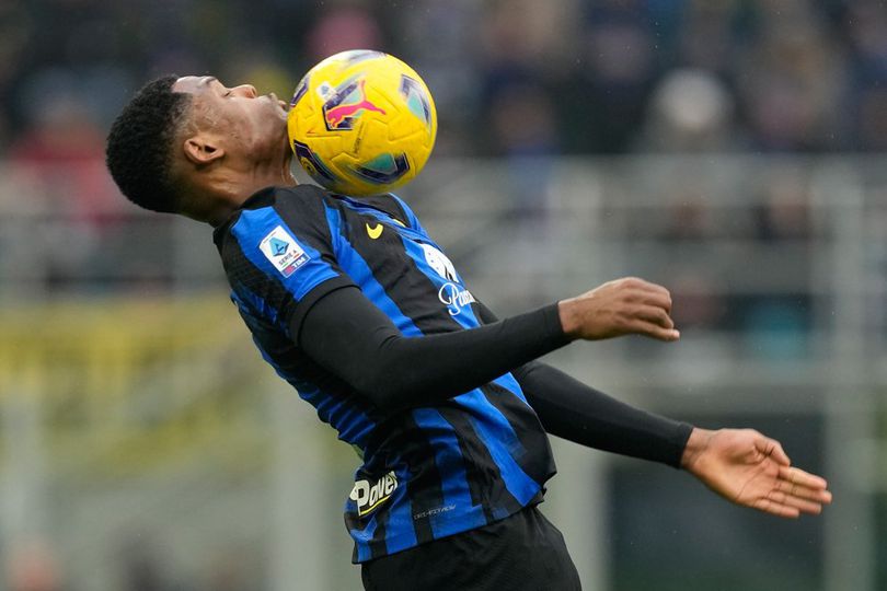 Manchester United Hidupkan Minat Pada Denzel Dumfries