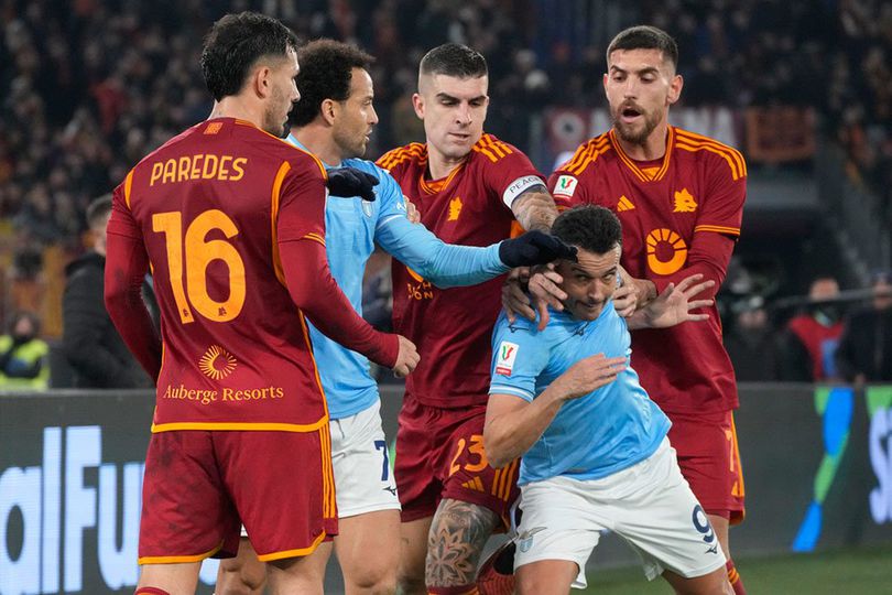 Panasnya Derby Della Capitale, 3 Kartu Merah, dan Lazio Singkirkan Roma dari Coppa Italia Panasnya Derby Della Capitale, 3 Kartu Merah, dan Lazio Singkirkan Roma dari Coppa Italia