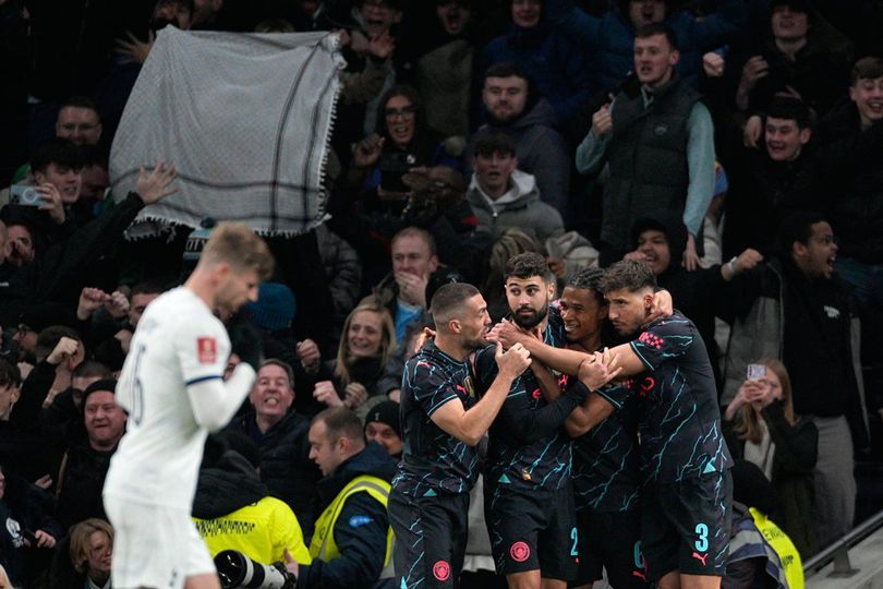 Man of the Match Tottenham vs Manchester City: Nathan Ake