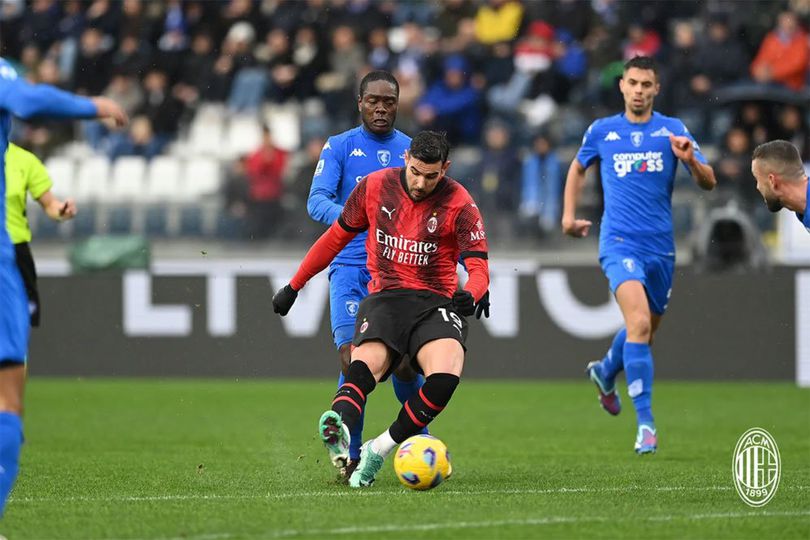 Theo Hernandez Ogah Terus-terusan Jadi Bek Tengah di Milan