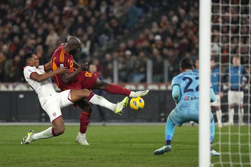 Pesan De Rossi buat Lukaku dan Paredes: Kalau Unggul 4-0, Jangan Bertindak Bodoh