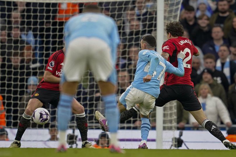 Kasihan Jadi Bek Man United, Tarik Napas Sejenak Sudah Salah