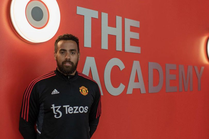 Aneh bin Ajaib, Tom Huddlestone Sudah Berusia 37 Tahun kok Bisa Main di Manchester United U-21?