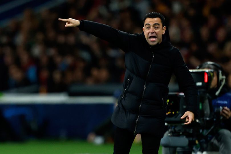 Di Balik Xavi Bertahan di Barcelona, Ada Manchester United yang Menangis