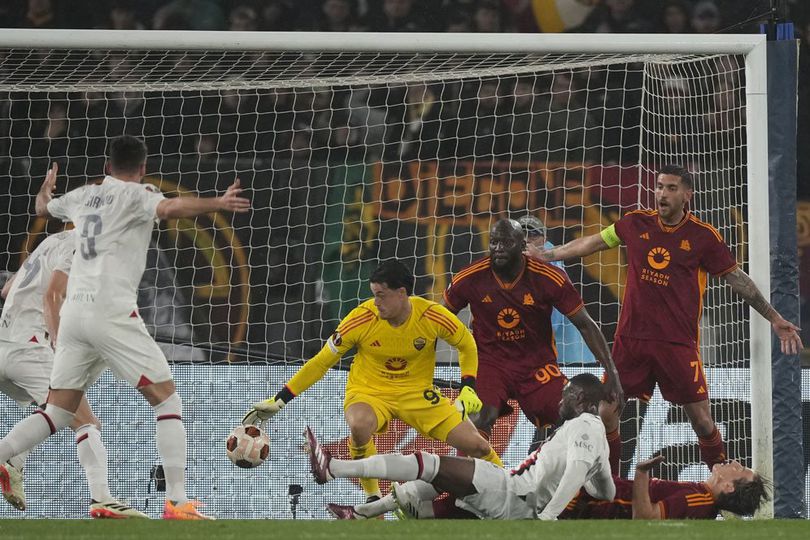 Suara Fans Usai Milan Keok dari Roma: Nggak Cuma Pioli, Cardinale Juga Harus Out! Suara Fans Usai Milan Keok dari Roma: Nggak Cuma Pioli, Cardinale Juga Harus Out!