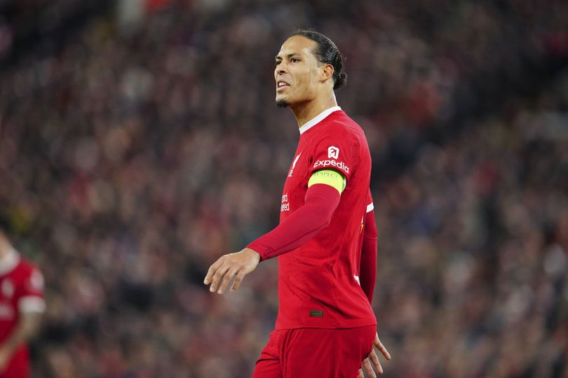 Kabar Mencemaskan Dari Liverpool: Van Dijk Absen Latihan