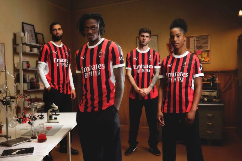 AC Milan Resmi Rilis Jersey Home untuk Musim 2024/2025: Minimalis tapi Elegan! AC Milan Resmi Rilis Jersey Home untuk Musim 2024/2025: Minimalis tapi Elegan!