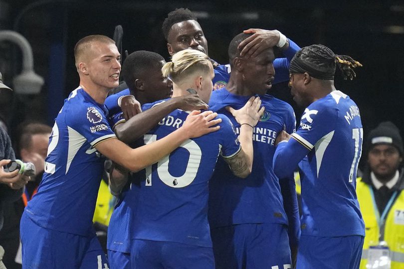 Akhirnya, Chelsea Bermain Sebagai Tim