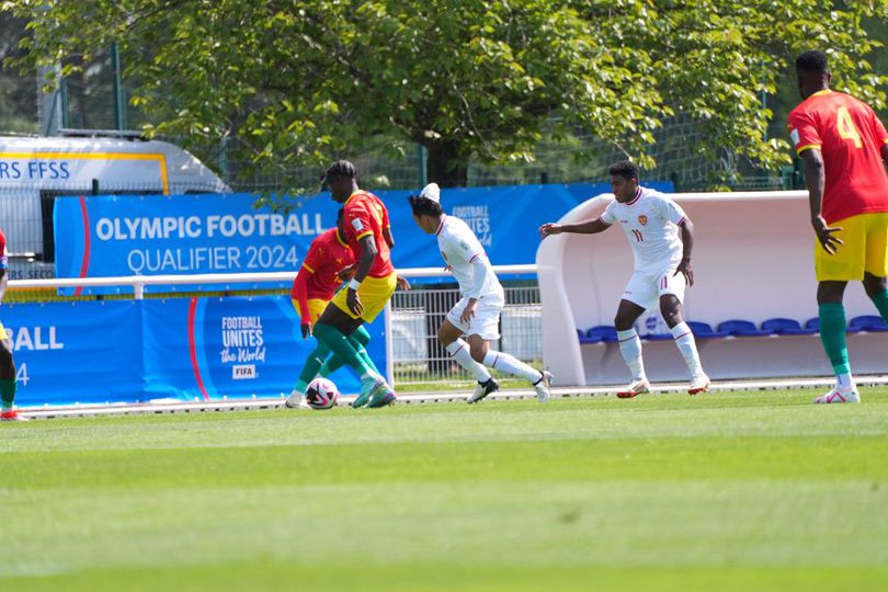 Momen-momen Menarik Indonesia U-23 vs Guinea U-23: Goal Line Clearance Nathan, Peci Witan Hampir Copot, Tekel Bersih Dewangga